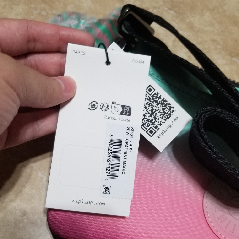 Kipling x Wicked RIRI Gradient Magic Crossbody - Picture 4 of 7